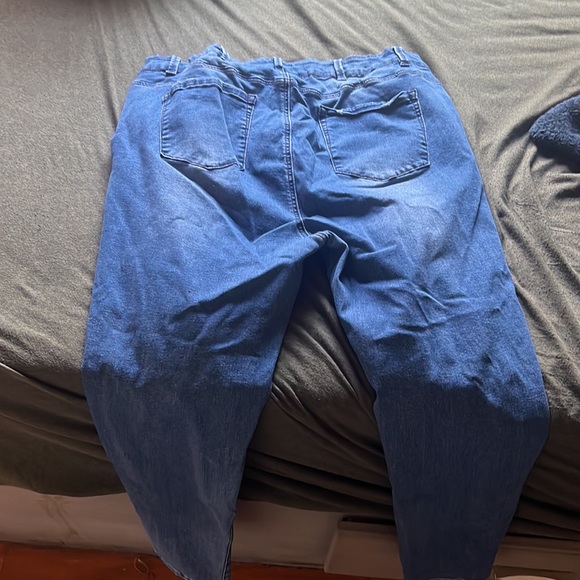 Bloom chick skinny jeans. Medium wash - Picture 2 of 3